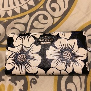 Brand new Kate spade wallet!